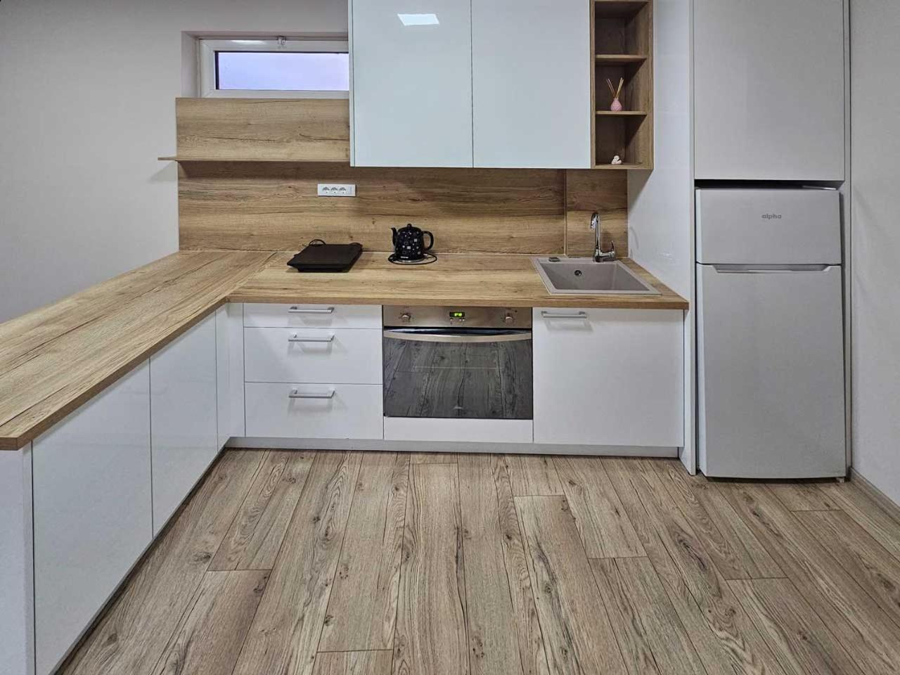 Apartman Leni2 U Centru Zajecara Exterior foto